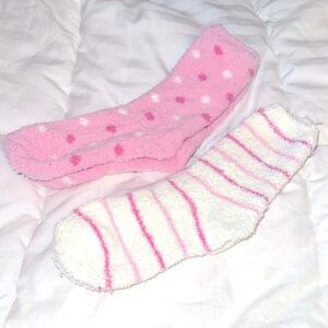 Two pairs  of Prosecco cozy socks. Pink/cream. NIB. Size5-9.